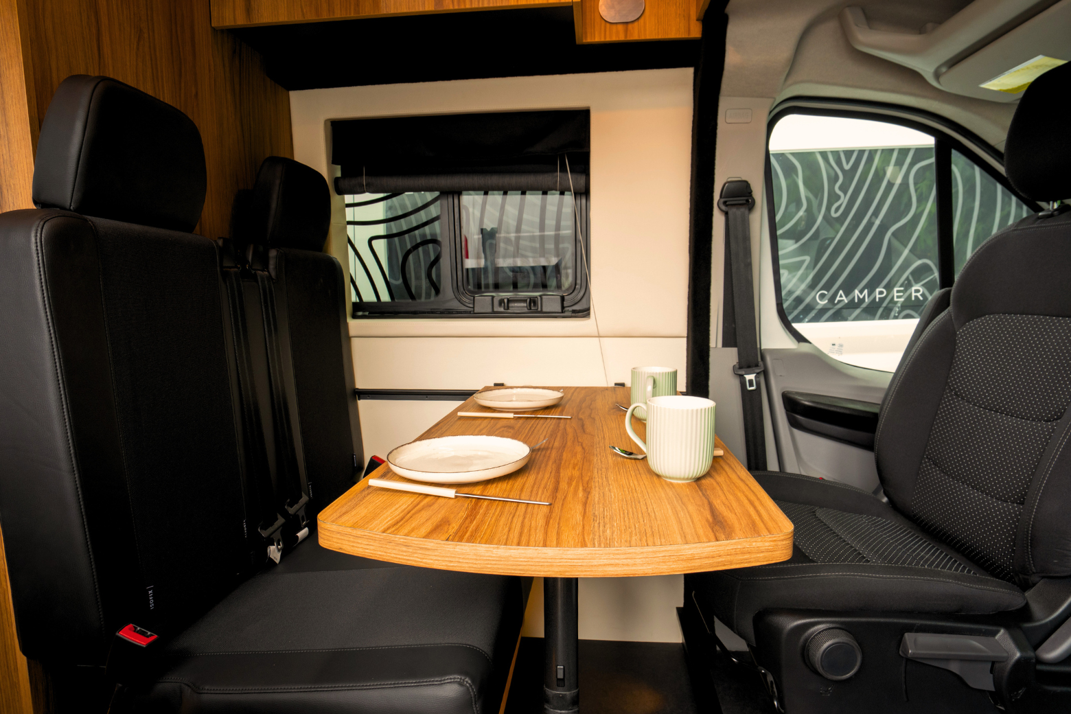 004 Ciclope Mencia 420 & 420e dining room