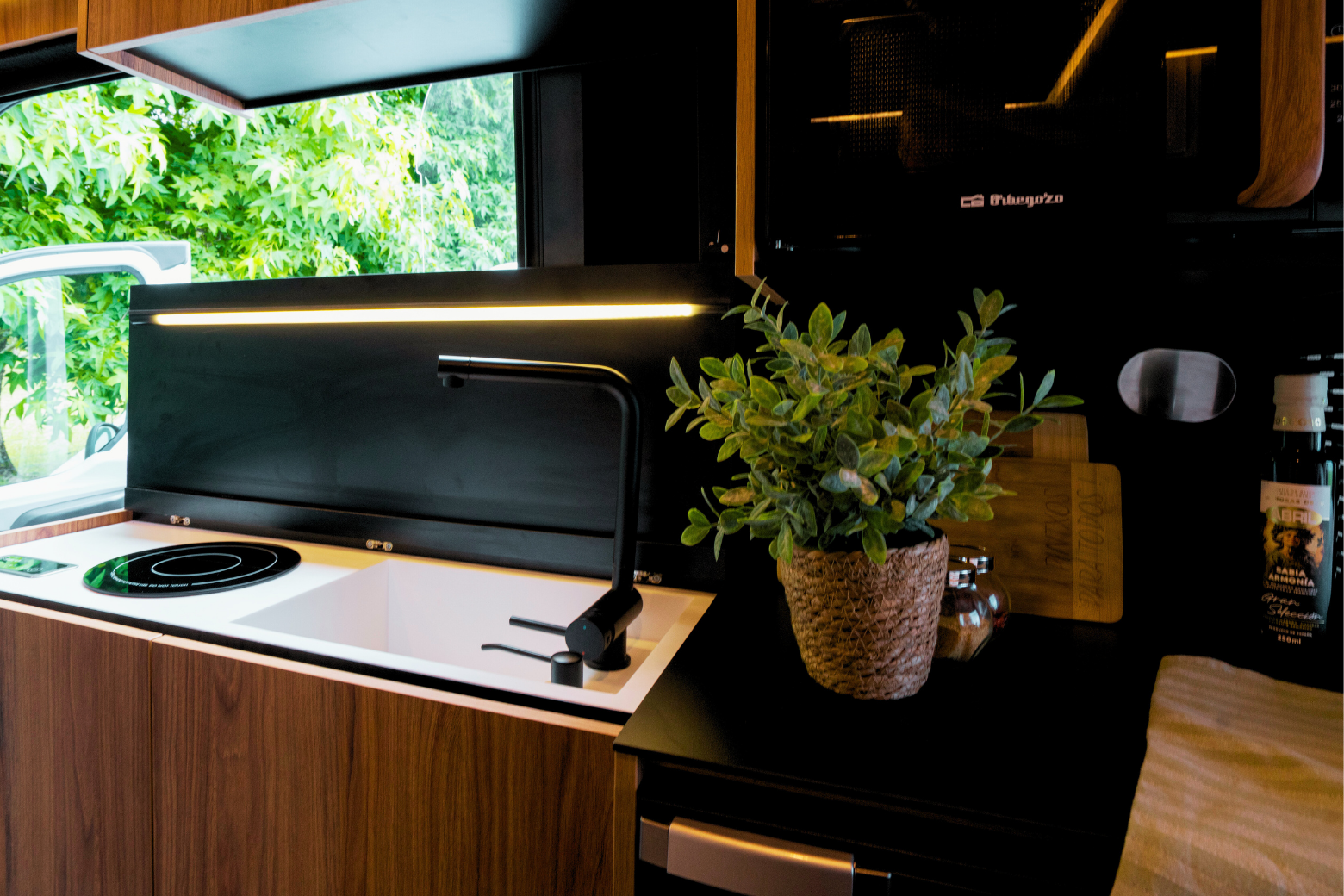 005 Ciclope Mencia 420 & 420e kitchen