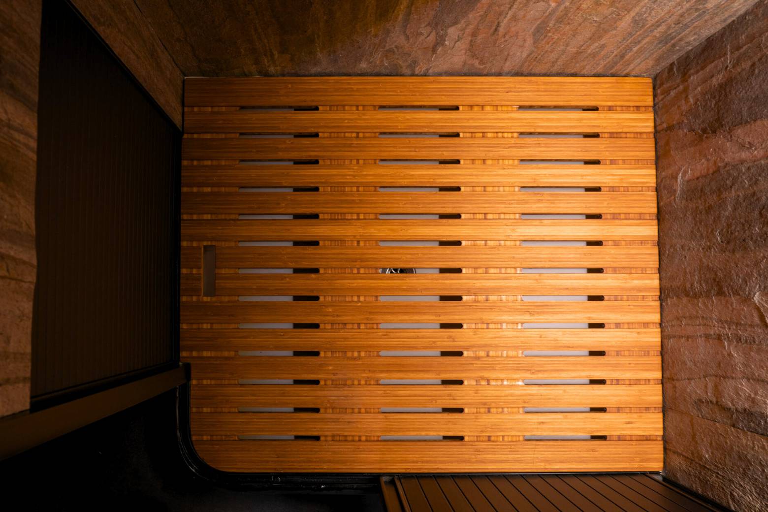 006 Ciclope Mencia 230 Corian® shower tray with bamboo decking