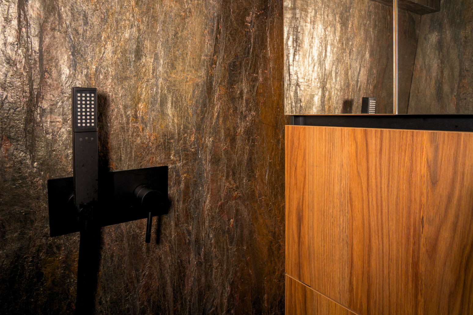 009 Ciclope Mencia 420 & 420e bathroom