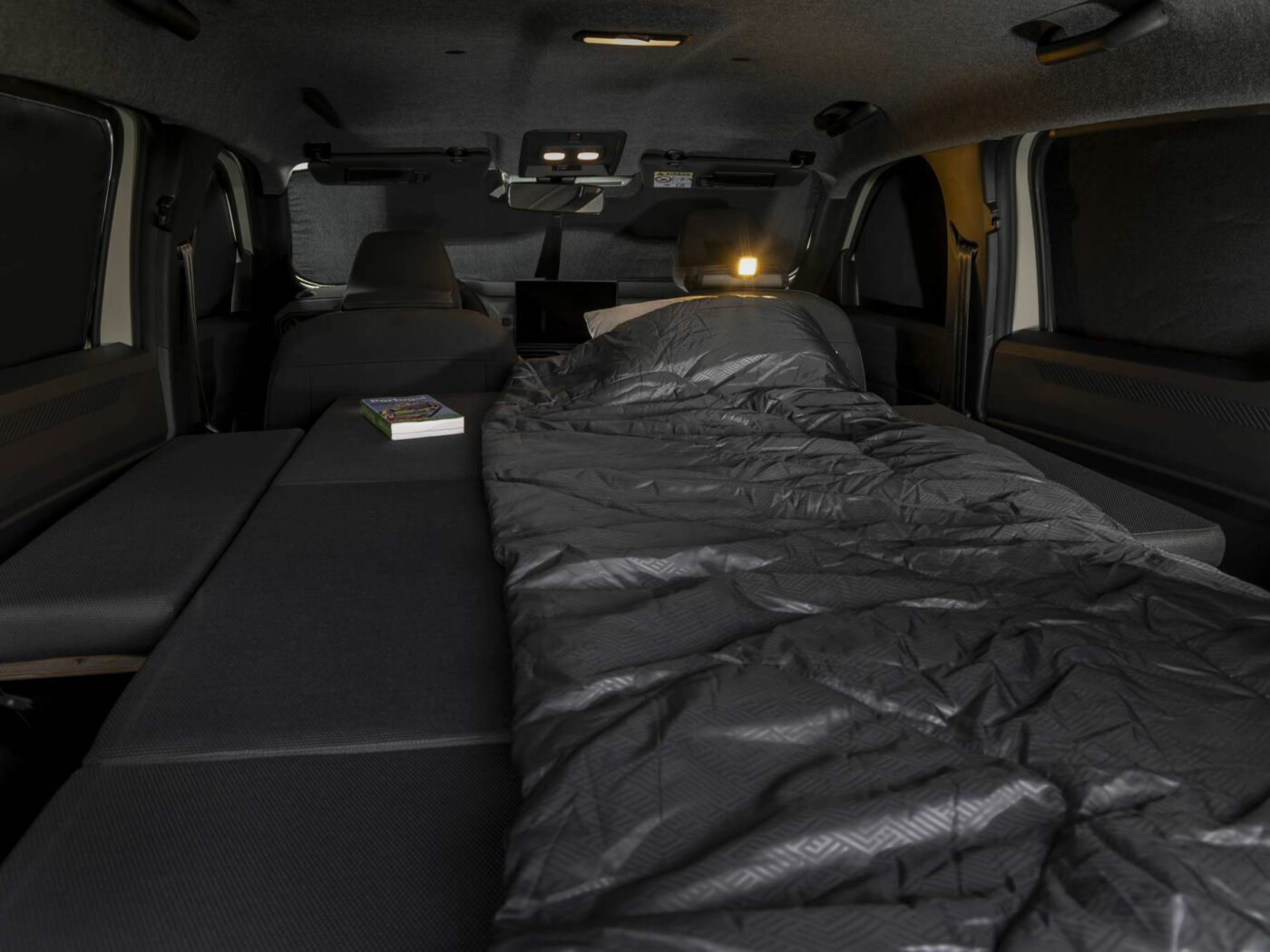 Dacia Duster MicroCamper Sleeping Box (10)