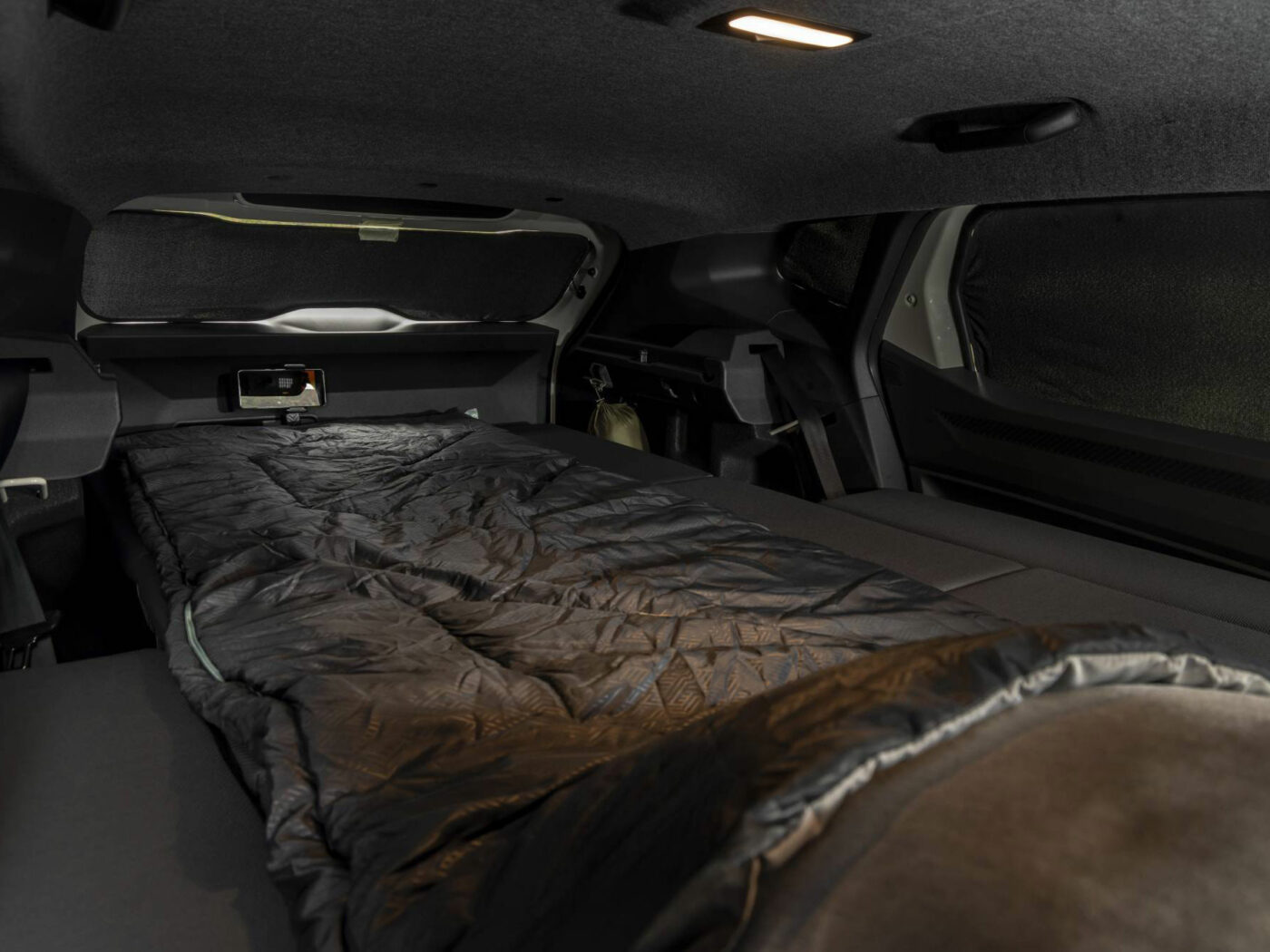 Dacia Duster MicroCamper Sleeping Box (12)