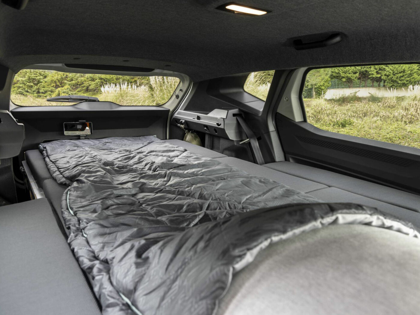 Dacia Duster MicroCamper Sleeping Box (14)