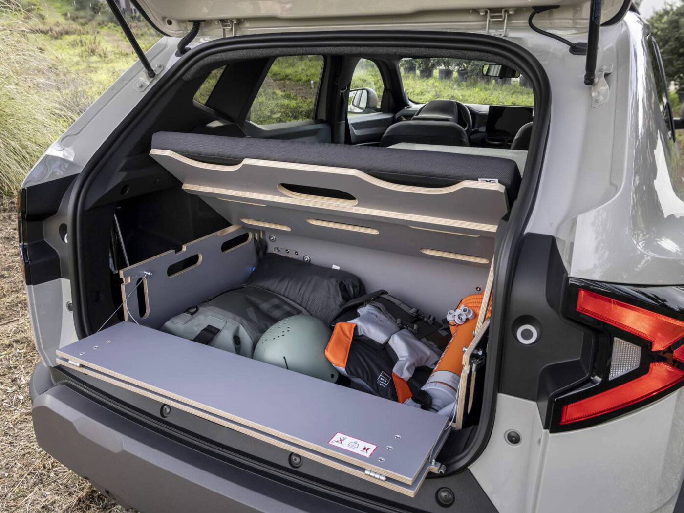 Dacia Duster MicroCamper Sleeping Box (6)