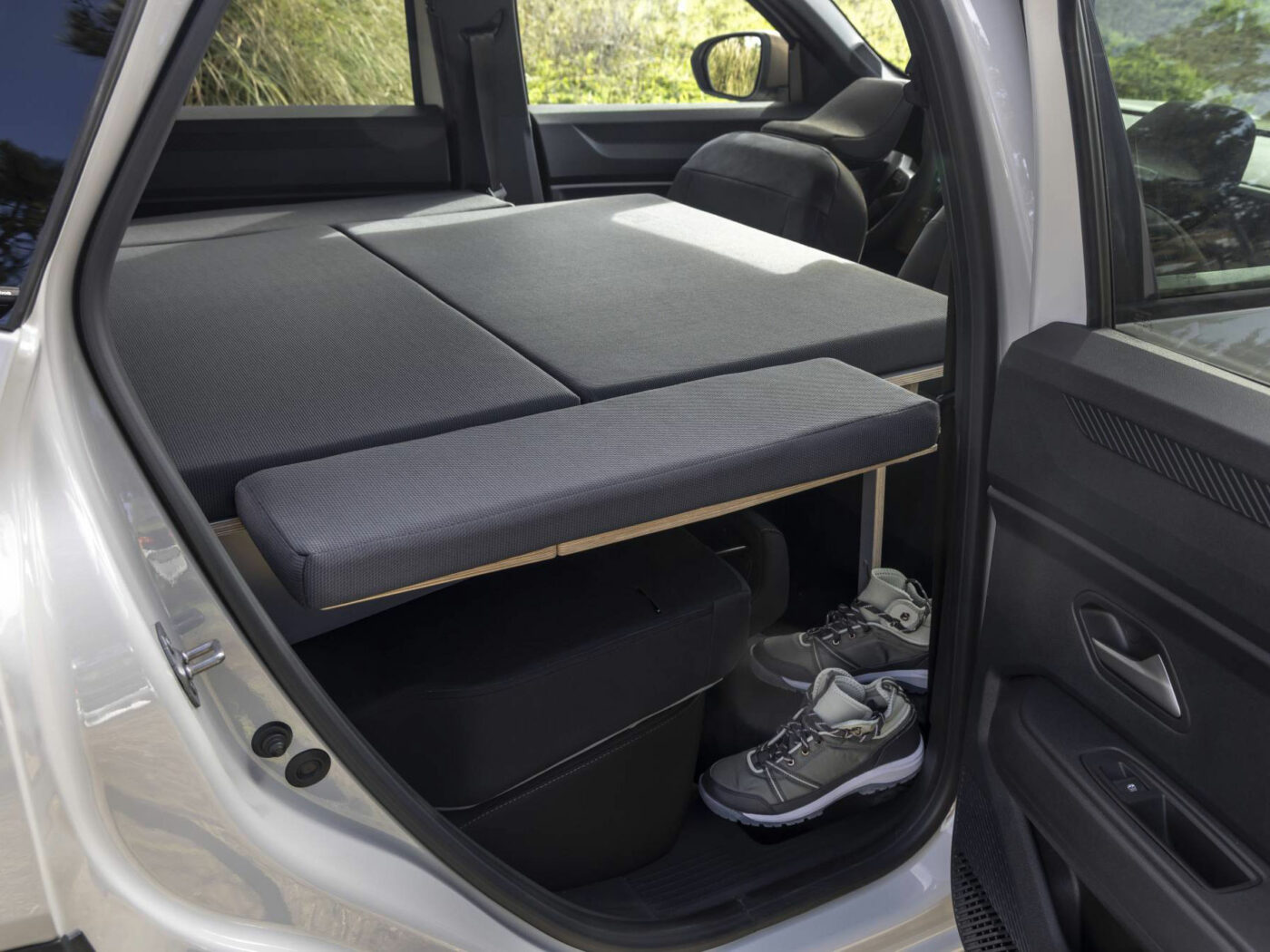 Dacia Duster MicroCamper Sleeping Box (8)