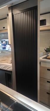 Carbest Rollladentür für Bad- und WC, mit Befestigungsschienen, schwarz