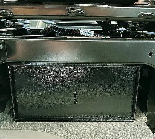 Mobil-Safe Sitzsockelsafe für VW Grand California, vorne