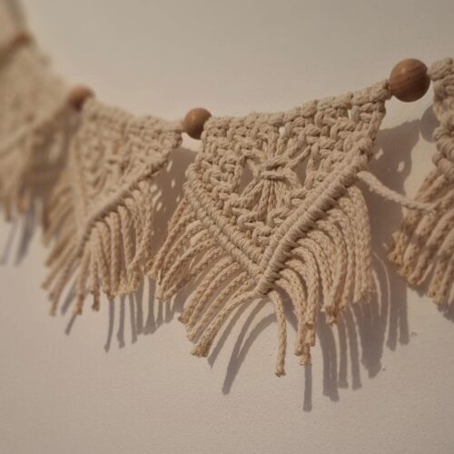 Knotenliebe Makramee Wimpelkette, natur, 80cm