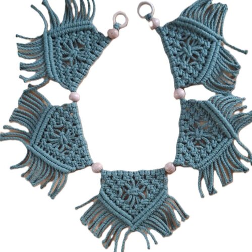 Knotenliebe Makramee Wimpelkette, jadegrün, 80cm
