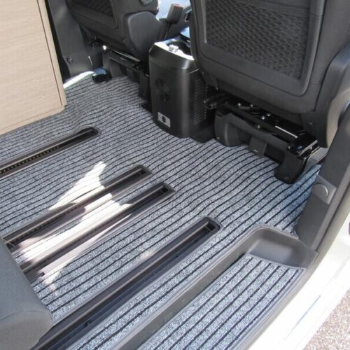 Carbest Teppich für Pössl Campstar, Mercedes Vito/V-Klasse, Wohnraum m. Schienen, grau