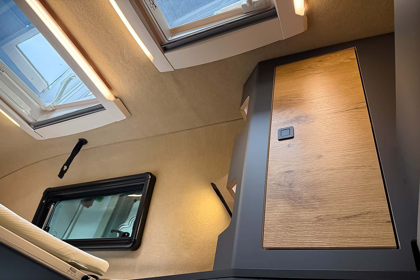 Ford Nugget Hochdach Nugget Schmiede 2026 (11)