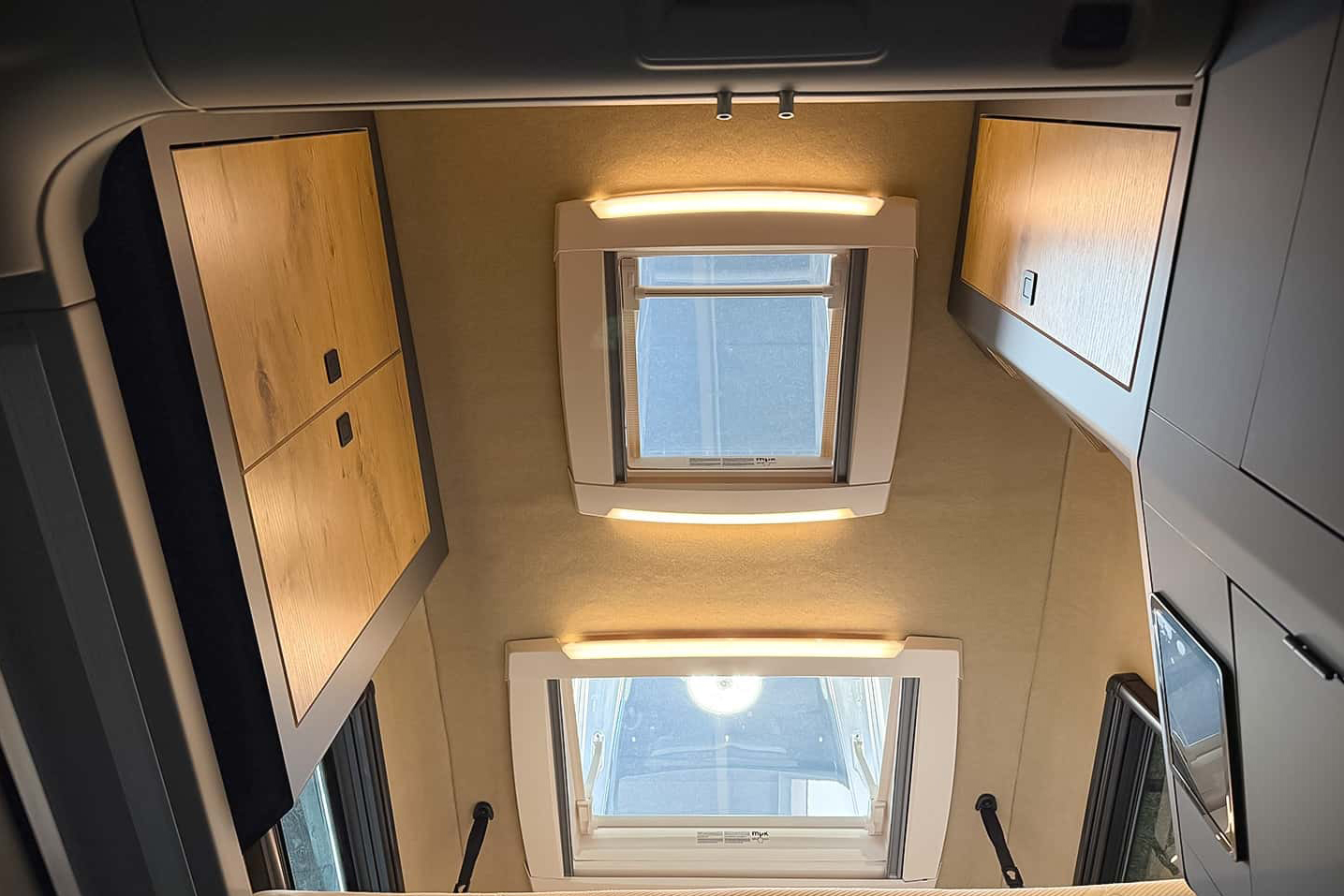 Ford Nugget Hochdach Nugget Schmiede 2026 (12)