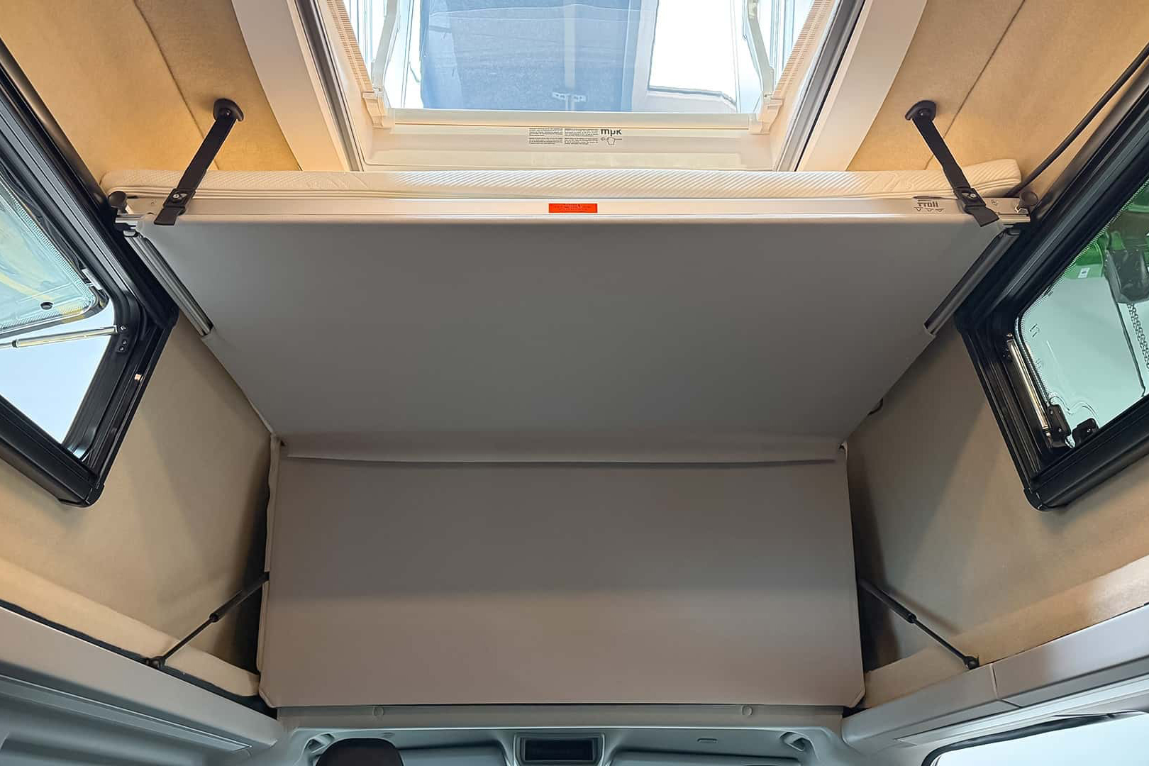 Ford Nugget Hochdach Nugget Schmiede 2026 (6)