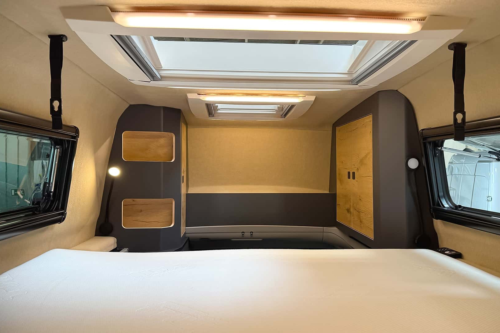 Ford Nugget Hochdach Nugget Schmiede 2026 (9)