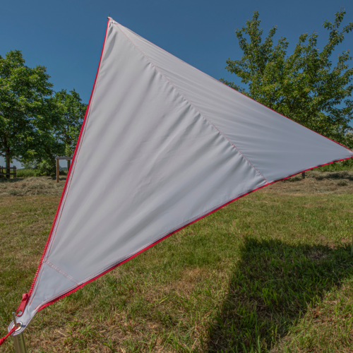 Bent Zip-Canvas Sonnensegel Grau/RV Rot - Pavillons & Tarps