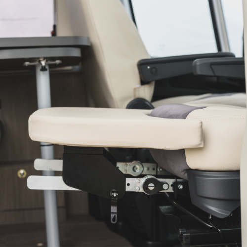 ART Beinauflage für Reisemobilsitz MAN TGE/ VW Crafter ab 07/2018 beige - Beinauflagen von ART – Technische Konfektion