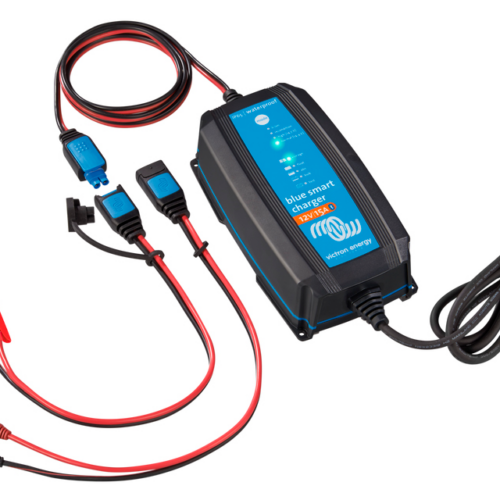 Victron Blue Smart IP65 Batterieladegerät 12 V CEE 7/17 Anschluss 15 Ampere - Batterie-Ladegeräte von Victron Energy